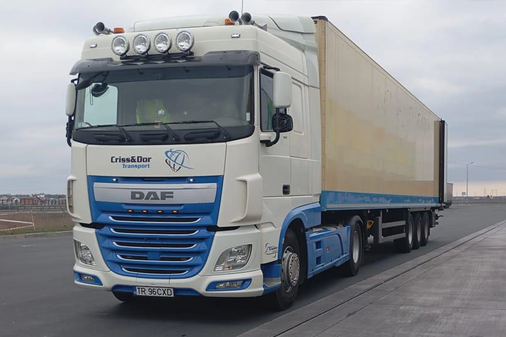 camion cu semmiremorca double deck din flota Criss Dor